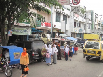Straßenbild in Sumatra