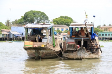 Auf dem Mekong..typisches Händlerboot