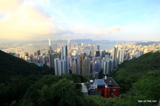 Vom Peak - i.V. Hong Kong dahinter Kowloon